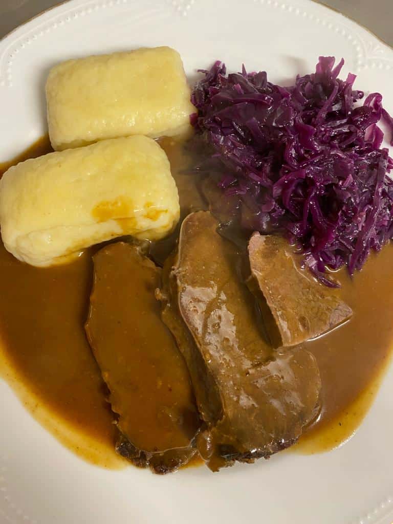 Hirschsauerbraten